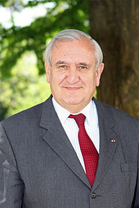 Жан Пьер Раффарен  - премьер-министр  Франции в 2002 - 2005 г.г.