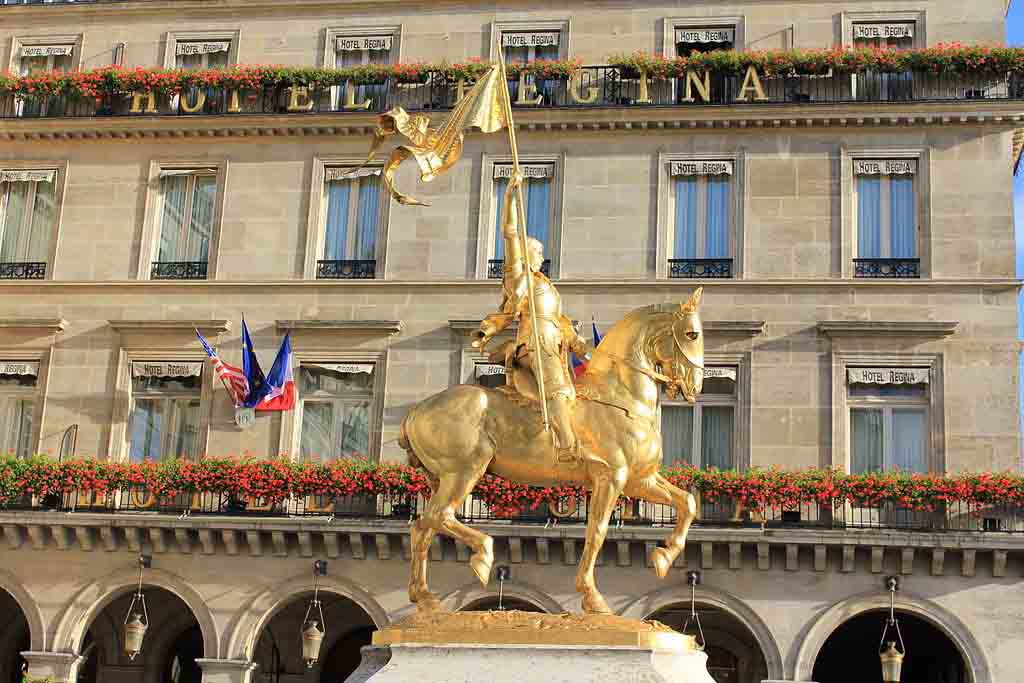 Памятник Жанне д’Арк в Париже (скульптор Э. Фремье, 1874)