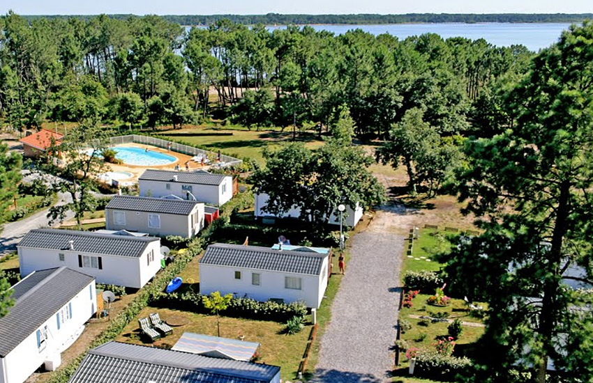 Кемпинг  La plage des Aigrettes. Пруд Казо э Сангуине (Аквитания, Франция)