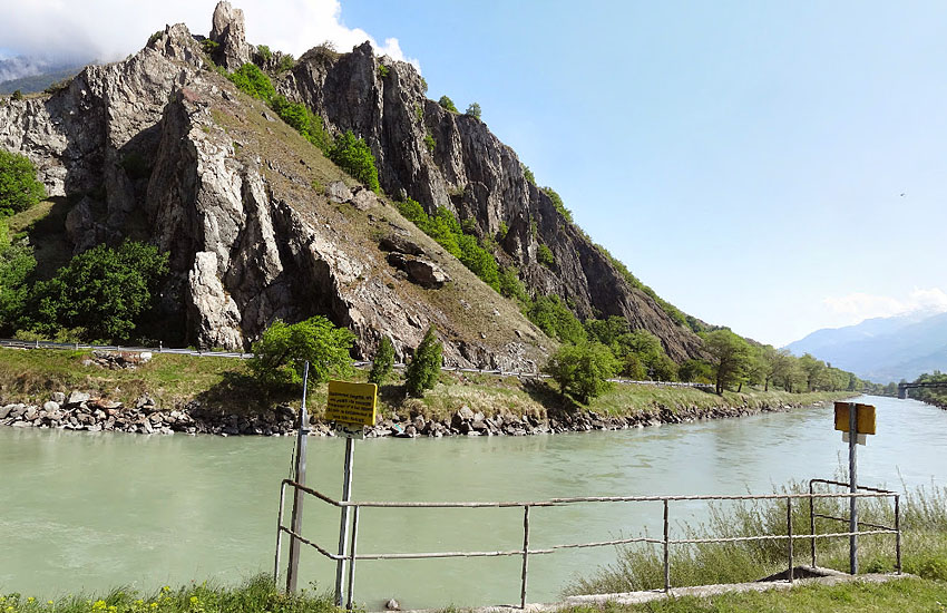 Река Рона (Rhone) в верхнем течении