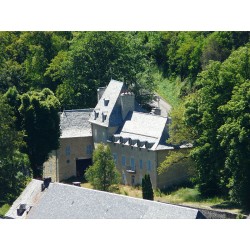 Замок Устрак (Château d'Oustrac)