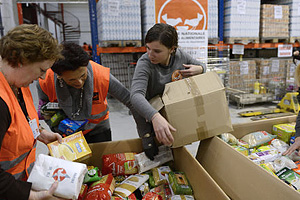 АКЦИЯ МЕСЯЦА: КАК ФРАНЦУЗЫ СОБИРАЮТ ПРОДУКТЫ ДЛЯ МАЛООБЕСПЕЧЕННЫХ