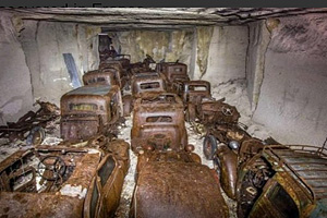 ВО ФРАНЦИИ ОБНАРУЖИЛИ СТАРИННЫЙ СКЛАД АВТОМОБИЛЕЙ