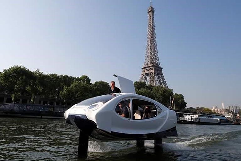 В ПАРИЖЕ ПРОХОДЯТ ИСПЫТАНИЯ ВОДНОГО ТАКСИ SEA BUBBLES 